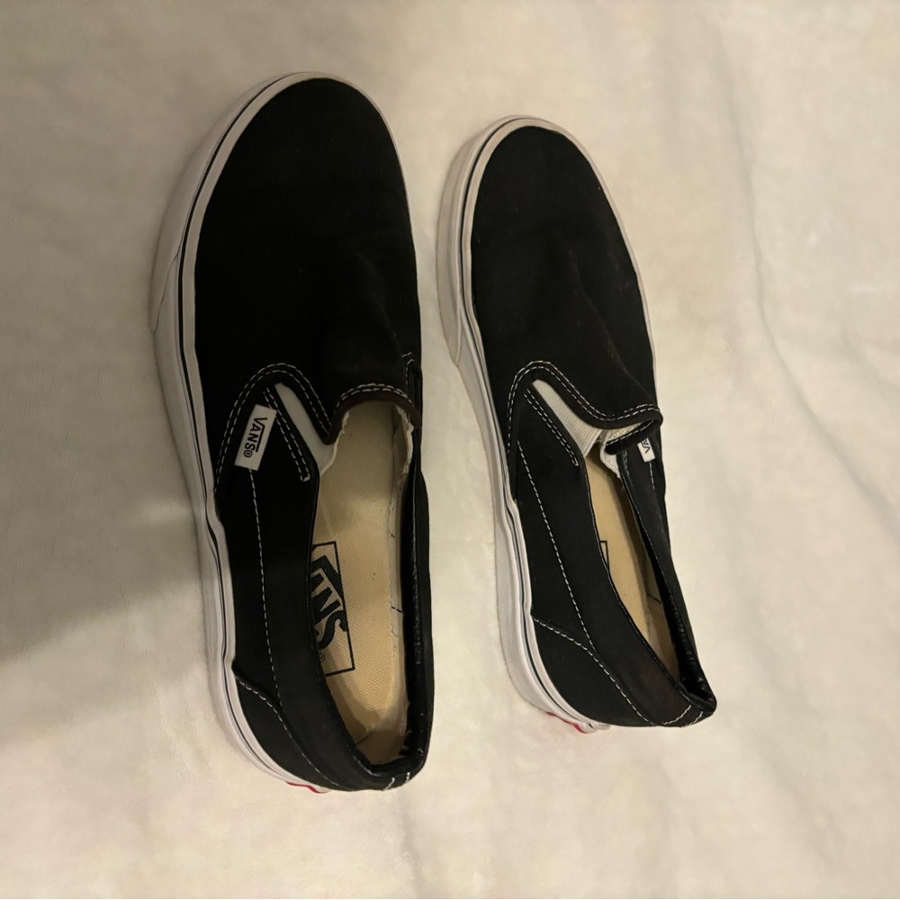 black slip on Vans
